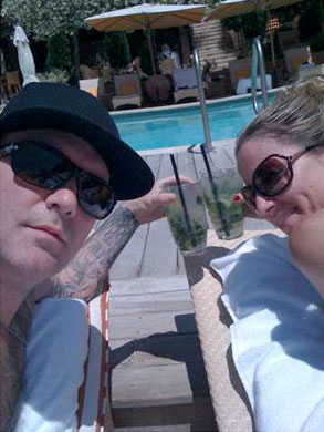 Fred Durst, Esther Nazarov, twitter Fred Durst, Esther Nazarov, twitter